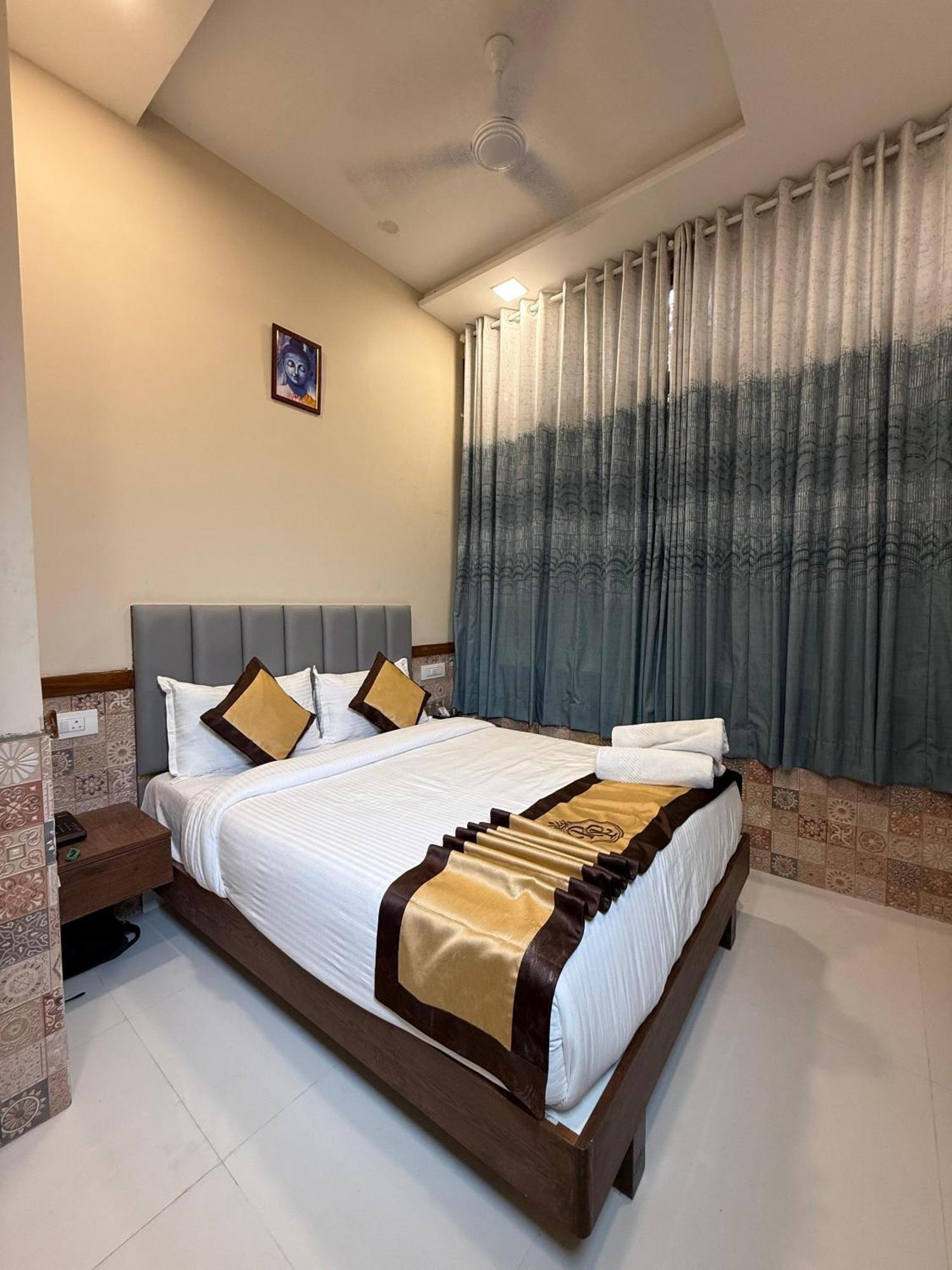 Hotel Royal Palace, Mumbai